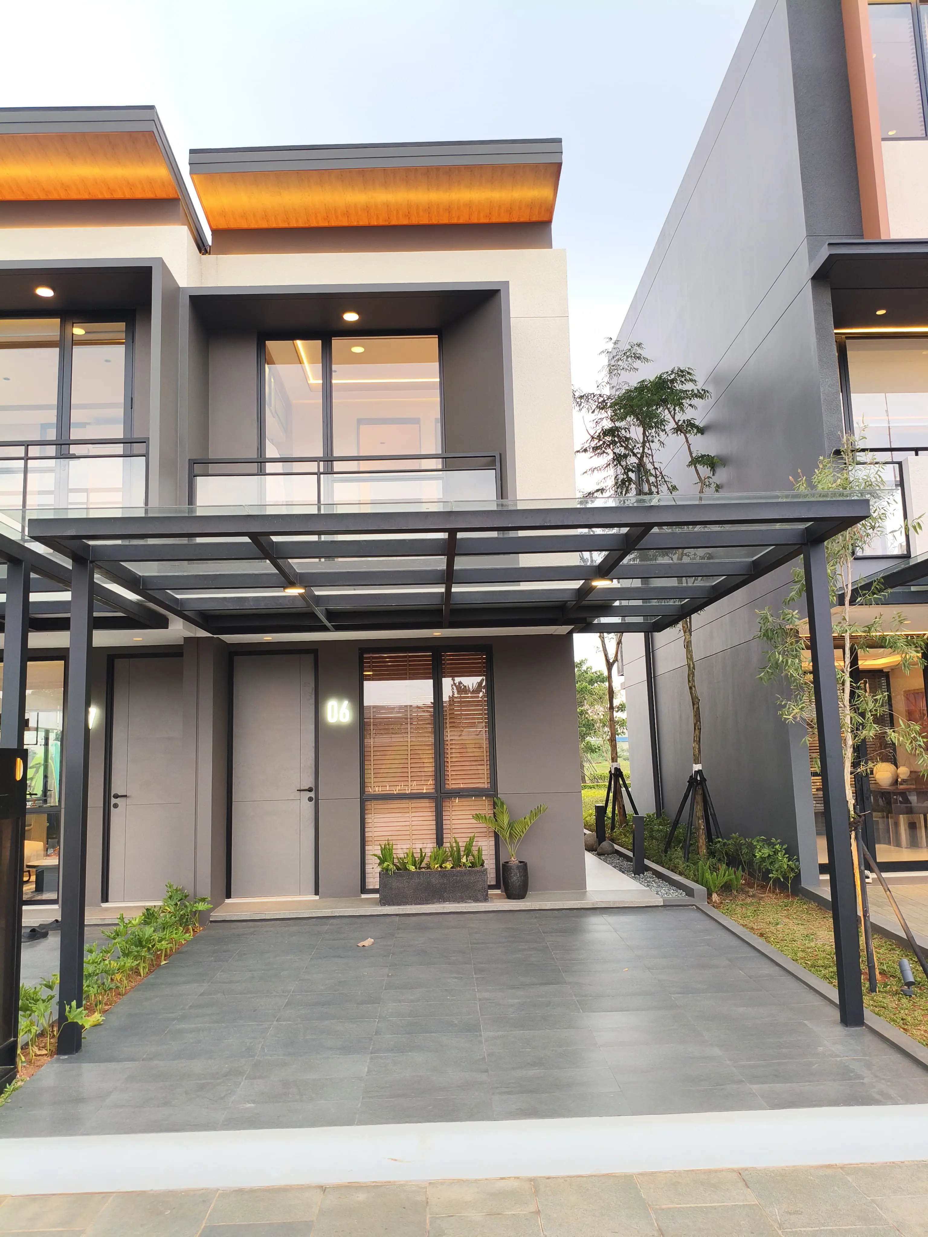 Rumah Contoh Gold Livin Park Serpong